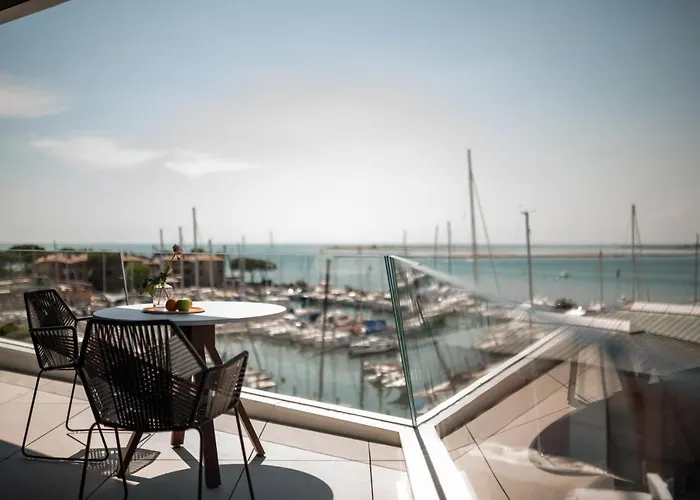 ホテル Laguna Faro - Adults Only 4*